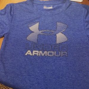 BOYS SIZE 7 UNDER ARMOUR